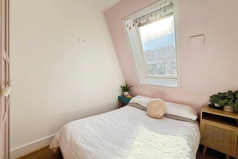 1 bedroom apartment for sale, Park Street, Surrey GU15