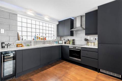 undefined, Lower Richmond Road, Richmond, Surrey, TW9 4PL