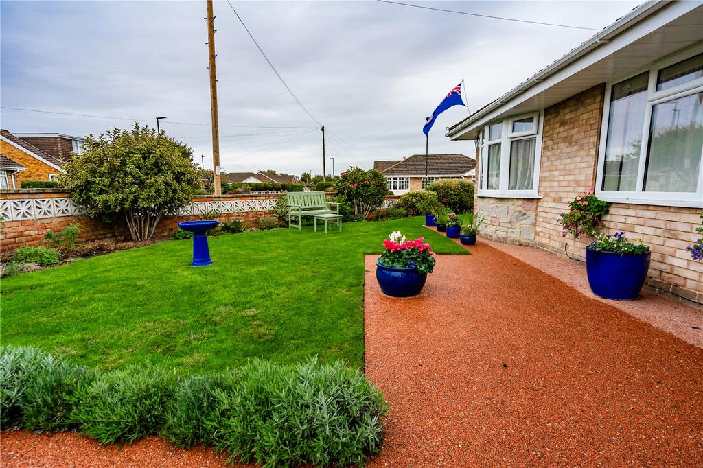 Front Garden (3)