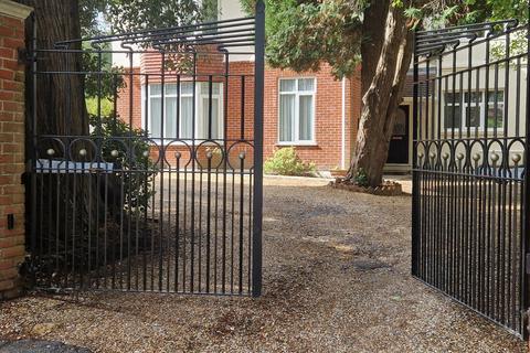 8 SPUR HILL AVENUE, POOLE BH14