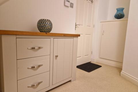 2 bedroom flat to rent, 8 SPUR HILL AVENUE, POOLE BH14