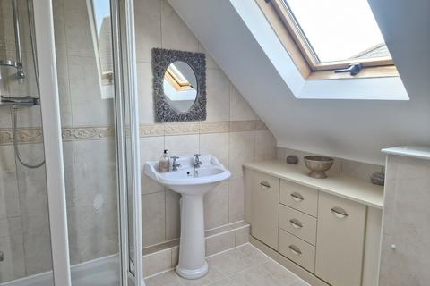 2 bedroom flat to rent, 8 SPUR HILL AVENUE, POOLE BH14