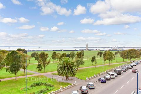 2 bedroom apartment for sale, Queen's Keep, Southsea PO5