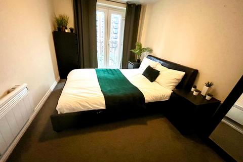 2 bedroom flat to rent, 6 Middlewood Street, Salford,