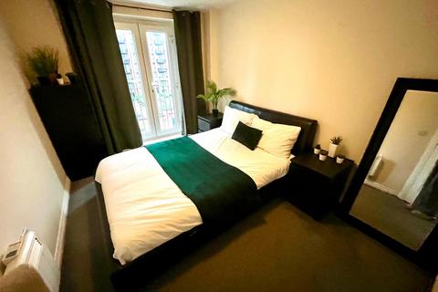 2 bedroom flat to rent, 6 Middlewood Street, Salford,