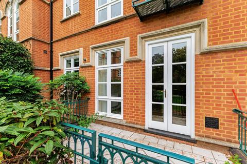 2 bedroom flat for sale, Holloway Drive, Virginia Water