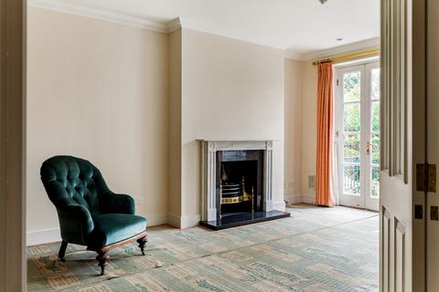 2 bedroom flat for sale, Holloway Drive, Virginia Water