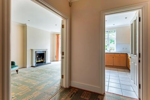 2 bedroom flat for sale, Holloway Drive, Virginia Water
