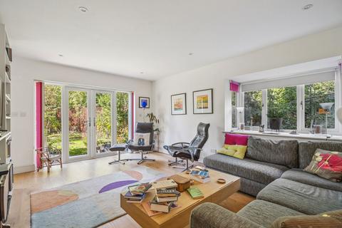 3 bedroom semi-detached house for sale, Pineapple Road, Amersham HP7