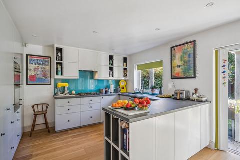 3 bedroom semi-detached house for sale, Pineapple Road, Amersham HP7