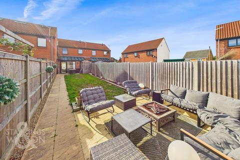 2 bedroom terraced house for sale, Chapel Road, Attleborough