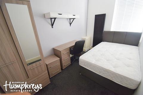 6 bedroom terraced house to rent, Darnley Street, Stoke-On-Trent ST4