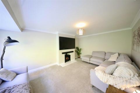3 bedroom semi-detached house for sale, Southfield, Hessle