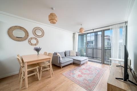 2 bedroom flat to rent, Flat , Poulton Court, Victoria Road, London W3