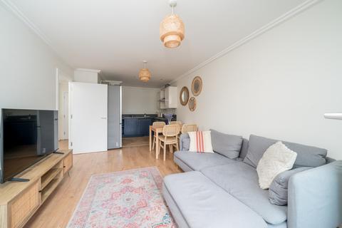 2 bedroom flat to rent, Flat , Poulton Court, Victoria Road, London W3