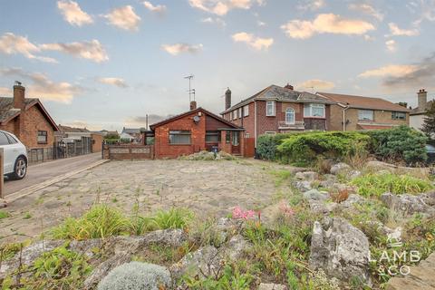 3 bedroom detached bungalow for sale, St. Johns Road, Clacton-On-Sea CO16