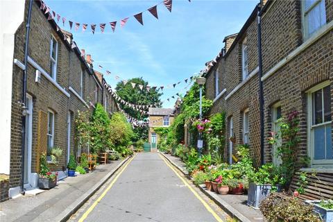 9 Trinity Grove, London, SE10 8TE