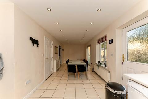4 bedroom detached house for sale, Brunel Close, Grimsby DN32