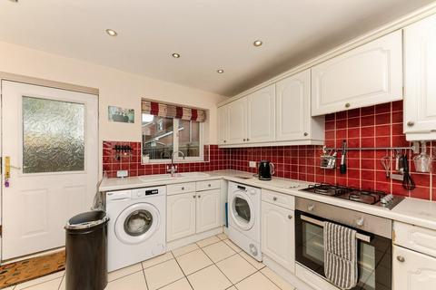 8 Brunel Close, Grimsby, DN32 9FE