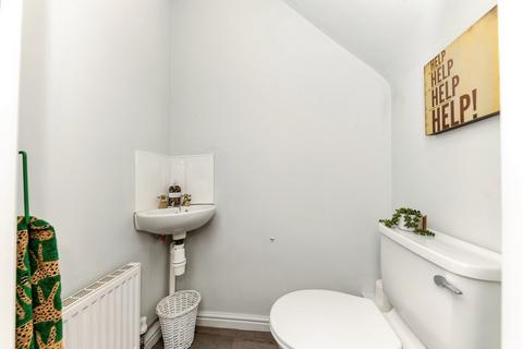 8 Brunel Close, Grimsby, DN32 9FE