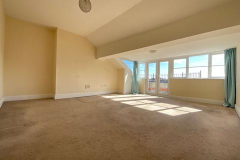 2 bedroom flat for sale, Prince Of Wales Terrace, Scarborough, YO11