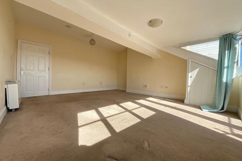 2 bedroom flat for sale, Prince Of Wales Terrace, Scarborough, YO11