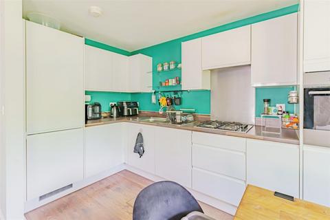 undefined, Daffodil Crescent, Crawley RH10