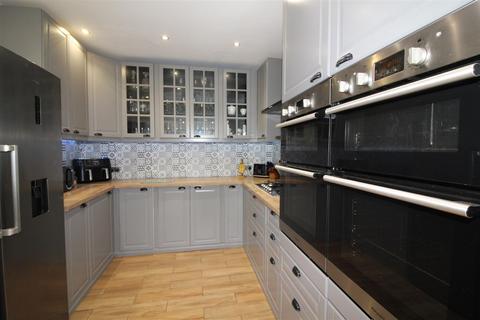 3 bedroom detached house for sale, Cefn Road, Blackwood NP12