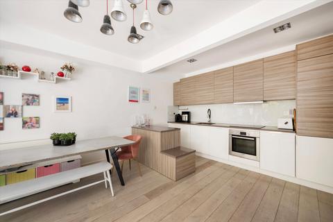 3 bedroom flat for sale, Brondesbury Villas, London, NW6