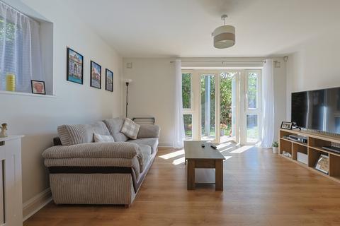 27 Ash Tree Close, Surbiton, KT6 5BQ
