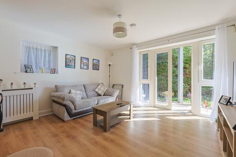 27 Ash Tree Close, Surbiton, KT6 5BQ