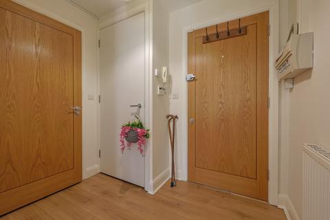 27 Ash Tree Close, Surbiton, KT6 5BQ