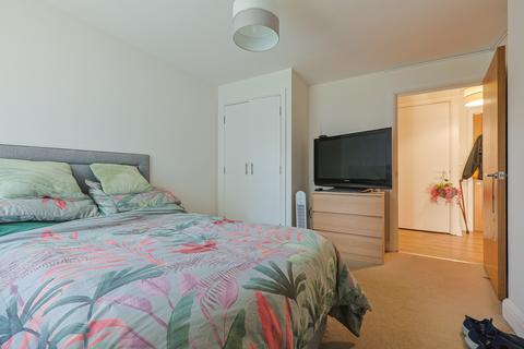 27 Ash Tree Close, Surbiton, KT6 5BQ