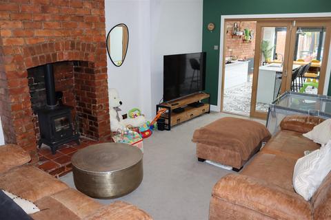 3 bedroom semi-detached house for sale, Lichfield Road, Sandhills