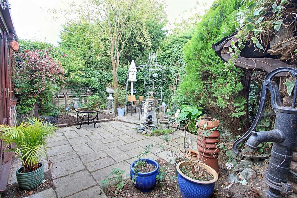 Garden 1.JPG