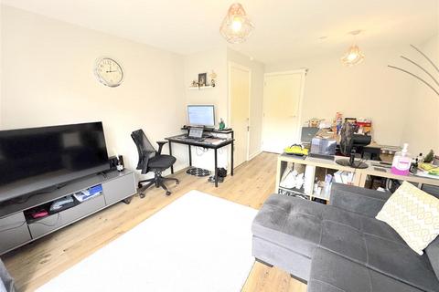 undefined, Dol Isaf, Cardiff