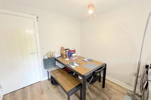 undefined, Dol Isaf, Cardiff