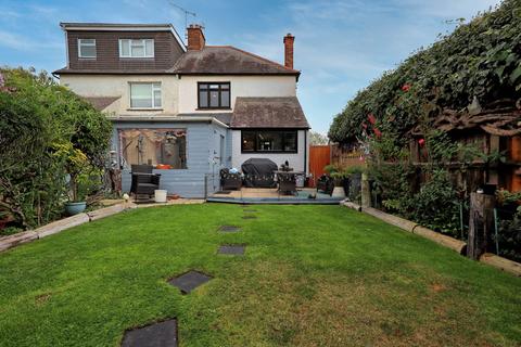 3 bedroom semi-detached house for sale, Hart Road, Benfleet