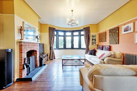 3 bedroom semi-detached house for sale, Hart Road, Benfleet