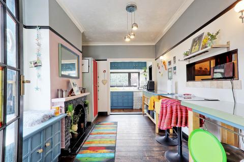 3 bedroom semi-detached house for sale, Hart Road, Benfleet