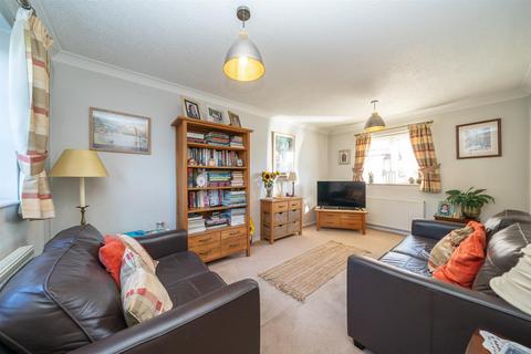 2 bedroom terraced house for sale, Chapel Street, Old Town, Hemel Hempstead, Hertfordshire, HP2 5DJ