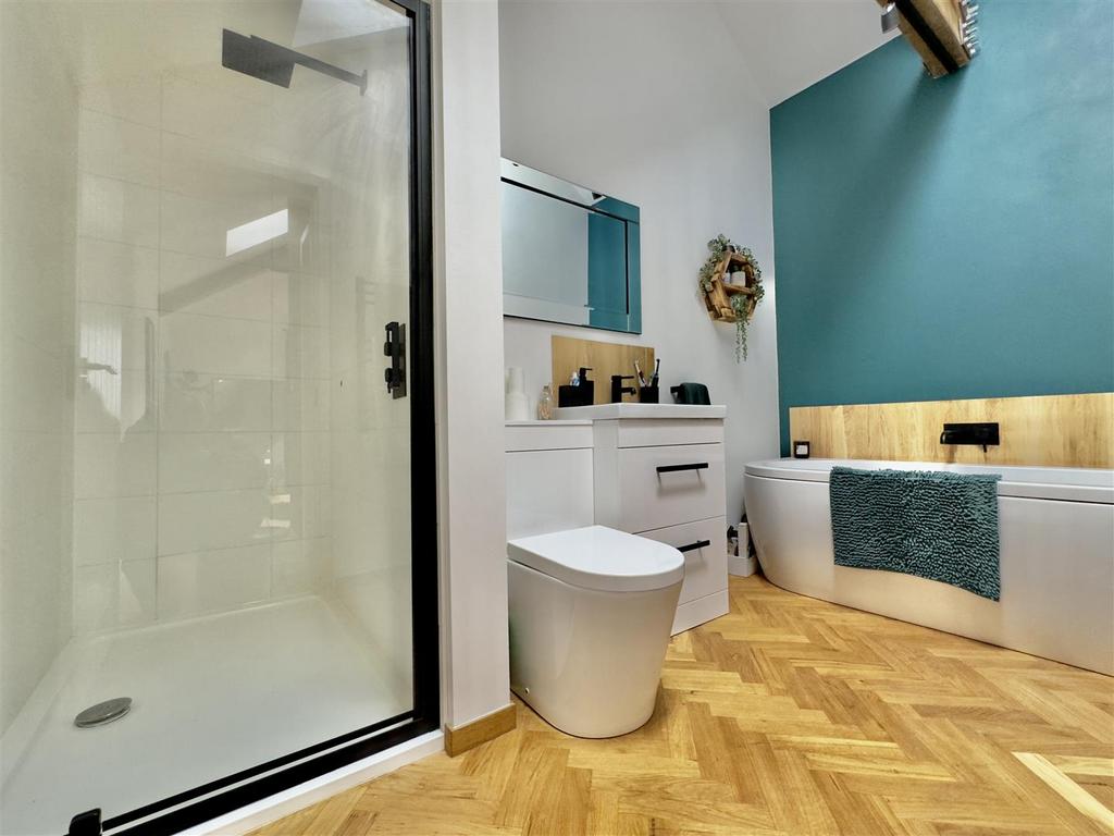 Ensuite bathroom