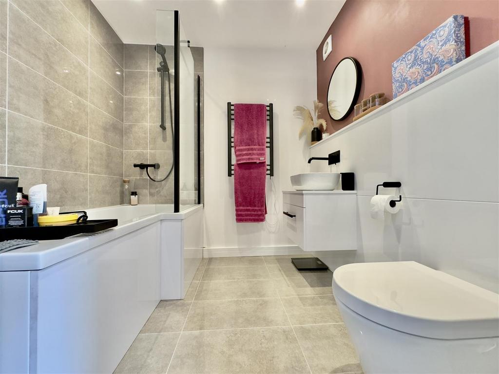Ensuite Bathroom