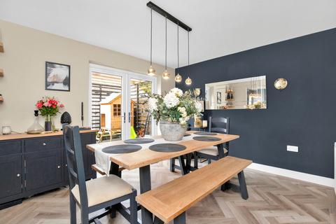4 bedroom end of terrace house for sale, St. Lucia Park, Bordon GU35