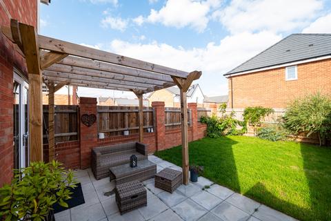 3 bedroom detached house for sale, Glass Way, Leicester, LE19