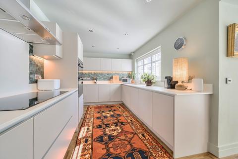 5 Eversleigh Place, Beckenham, BR3 1DF