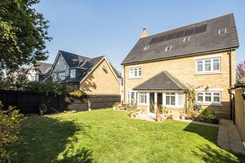 5 Eversleigh Place, Beckenham, BR3 1DF