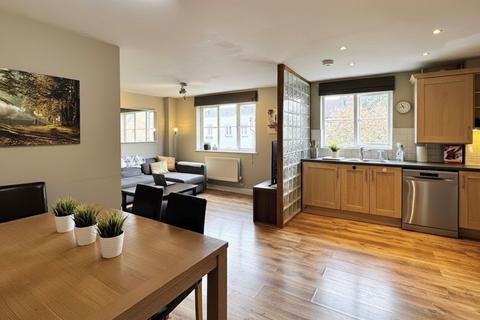 2 bedroom flat for sale, Chandler Way, Peckham, London, SE15