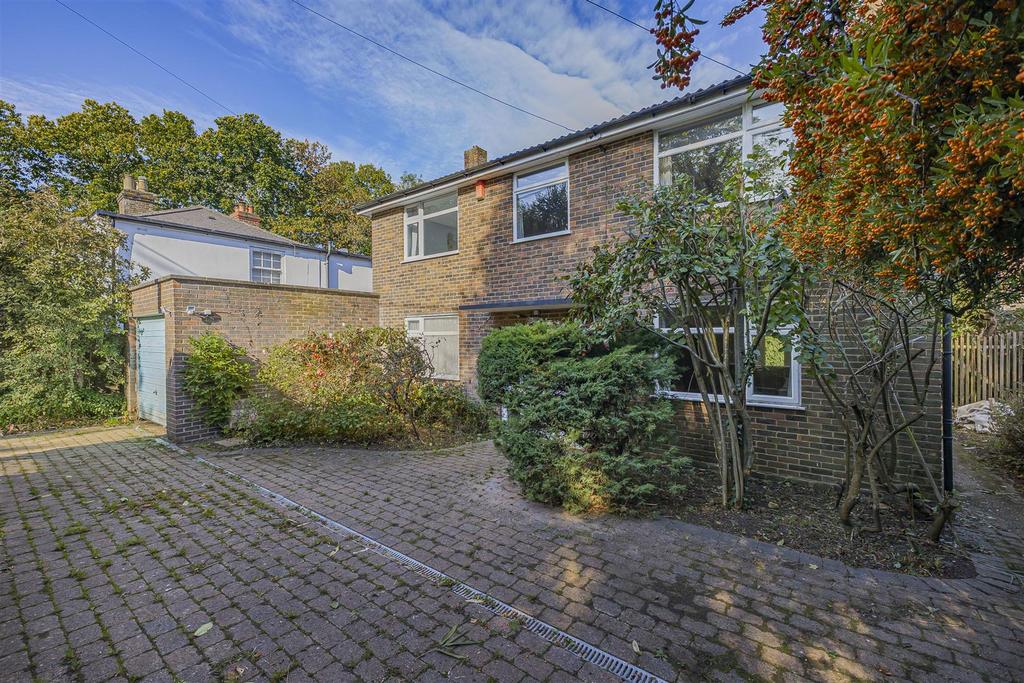 B2 g 7094.jpg