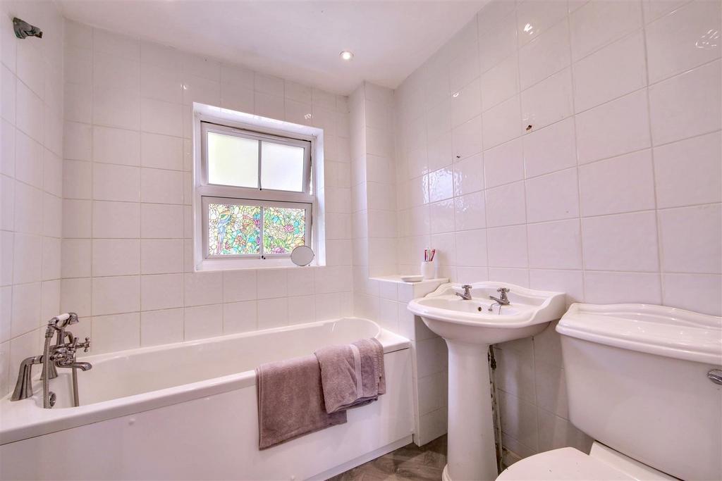 Bathroom.jpg